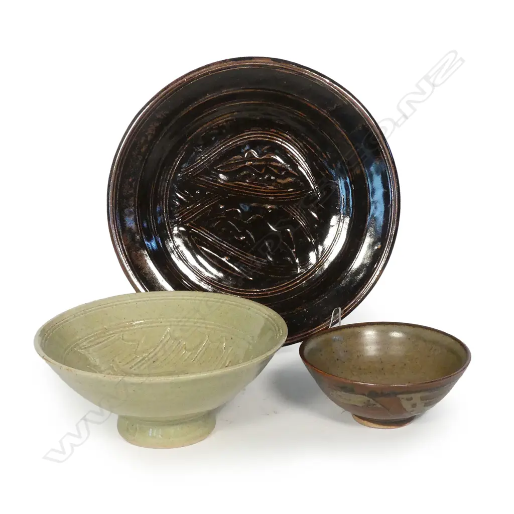 Three Crewenna Pottery (Harry & May Davis) pieces Image 1++