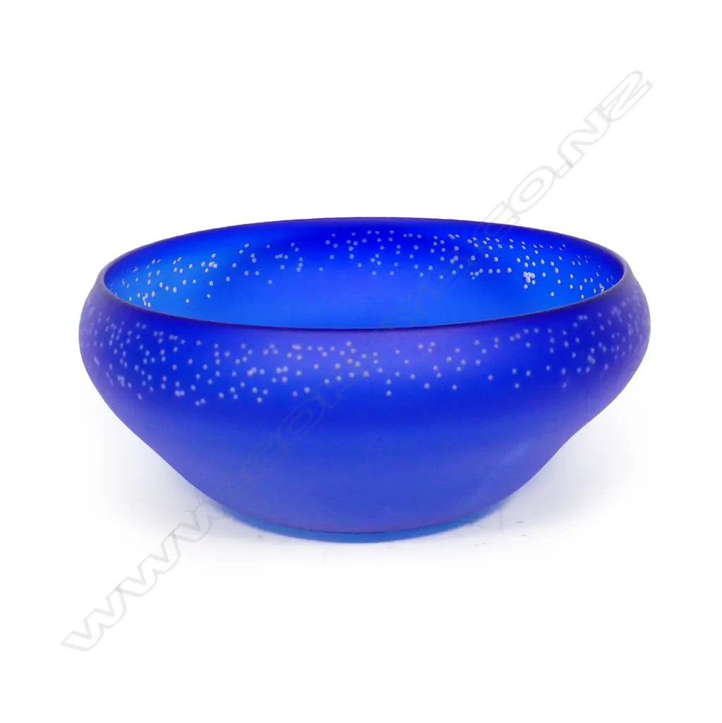 A Garry Nash large art glass bowl Image 1++