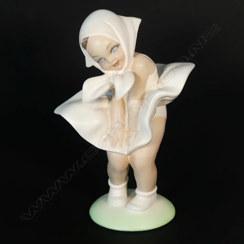 An Art Deco figurine by Guido Cacciapuoti (1892-1953) Image 1++