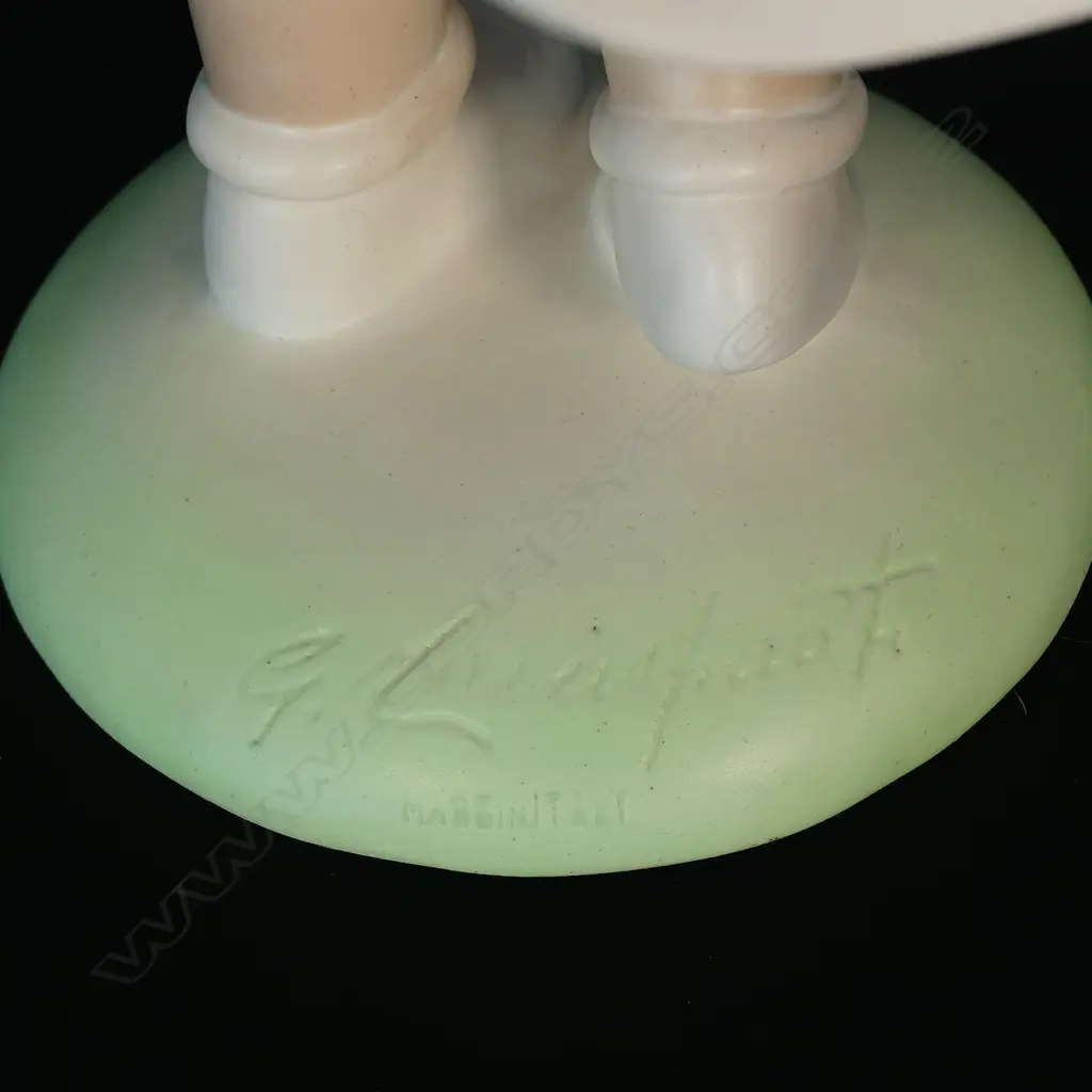 An Art Deco figurine by Guido Cacciapuoti (1892-1953) Image 1++