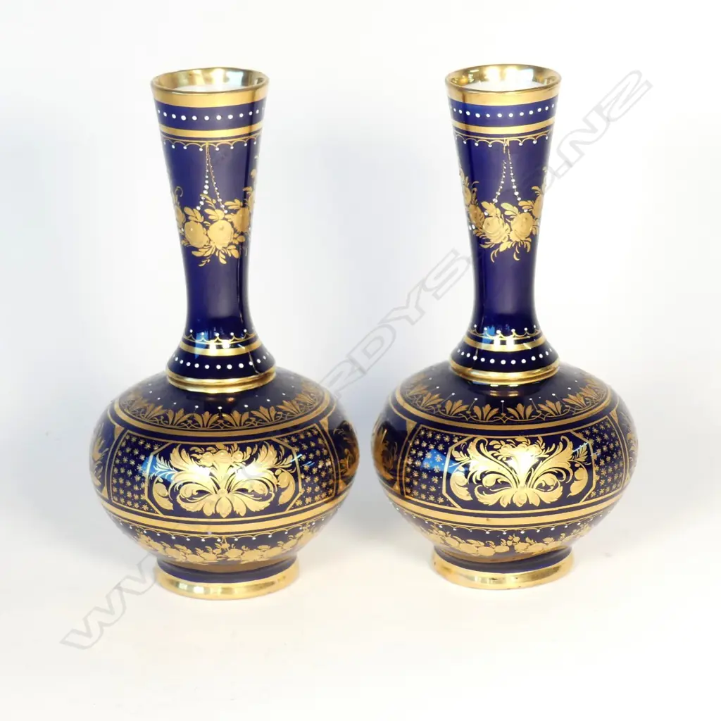 A pair of early 20thC Royal Vienna hand painted porcelain vases Image 1++