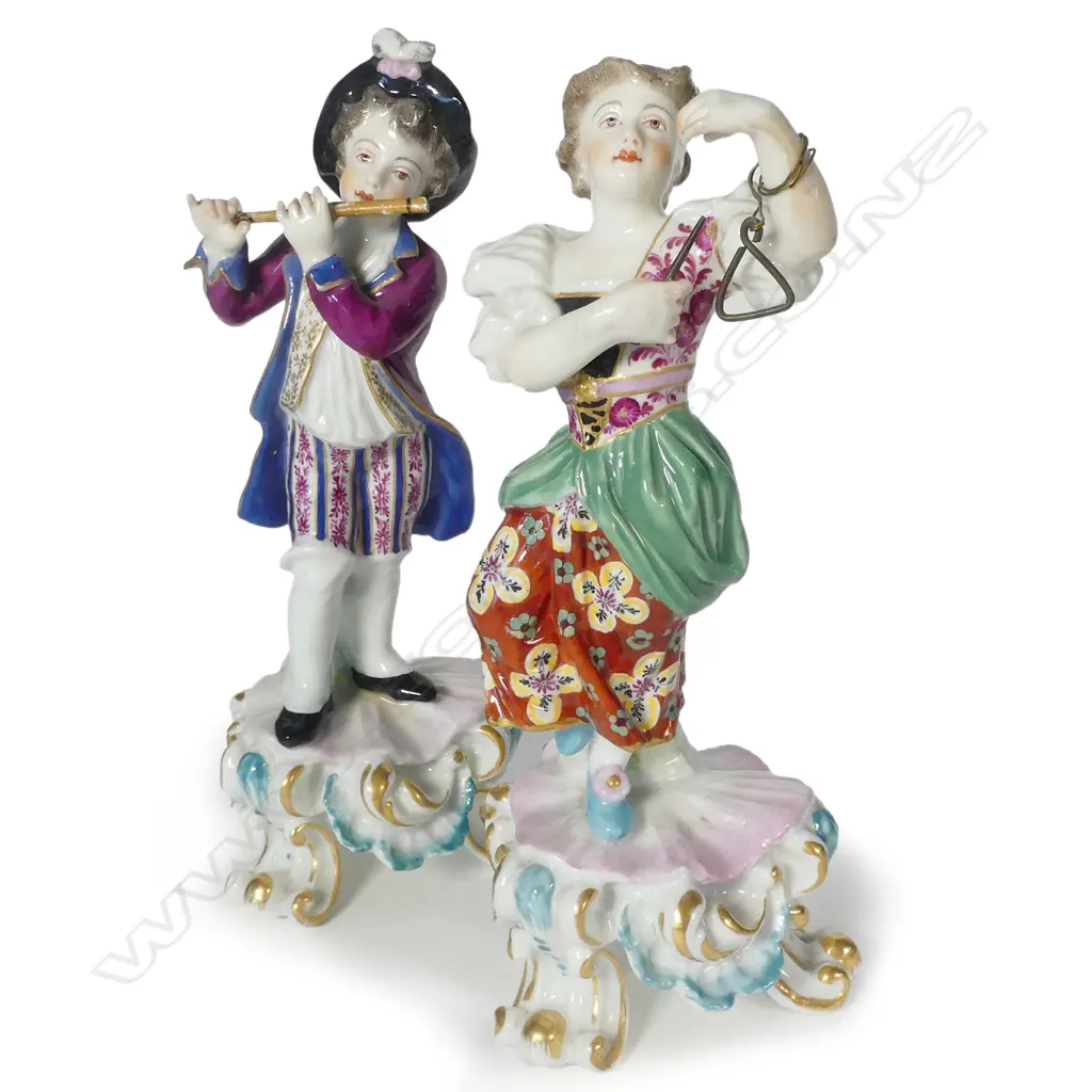 A pair of 19thC Chelsea type figurines Image 1++