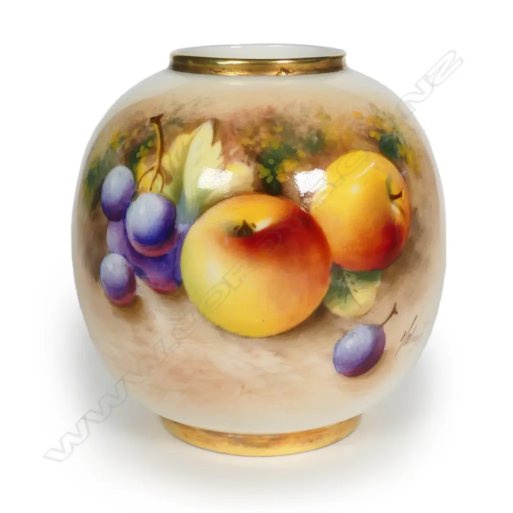 Royal Worcester vase painted by Roberts Image 1++