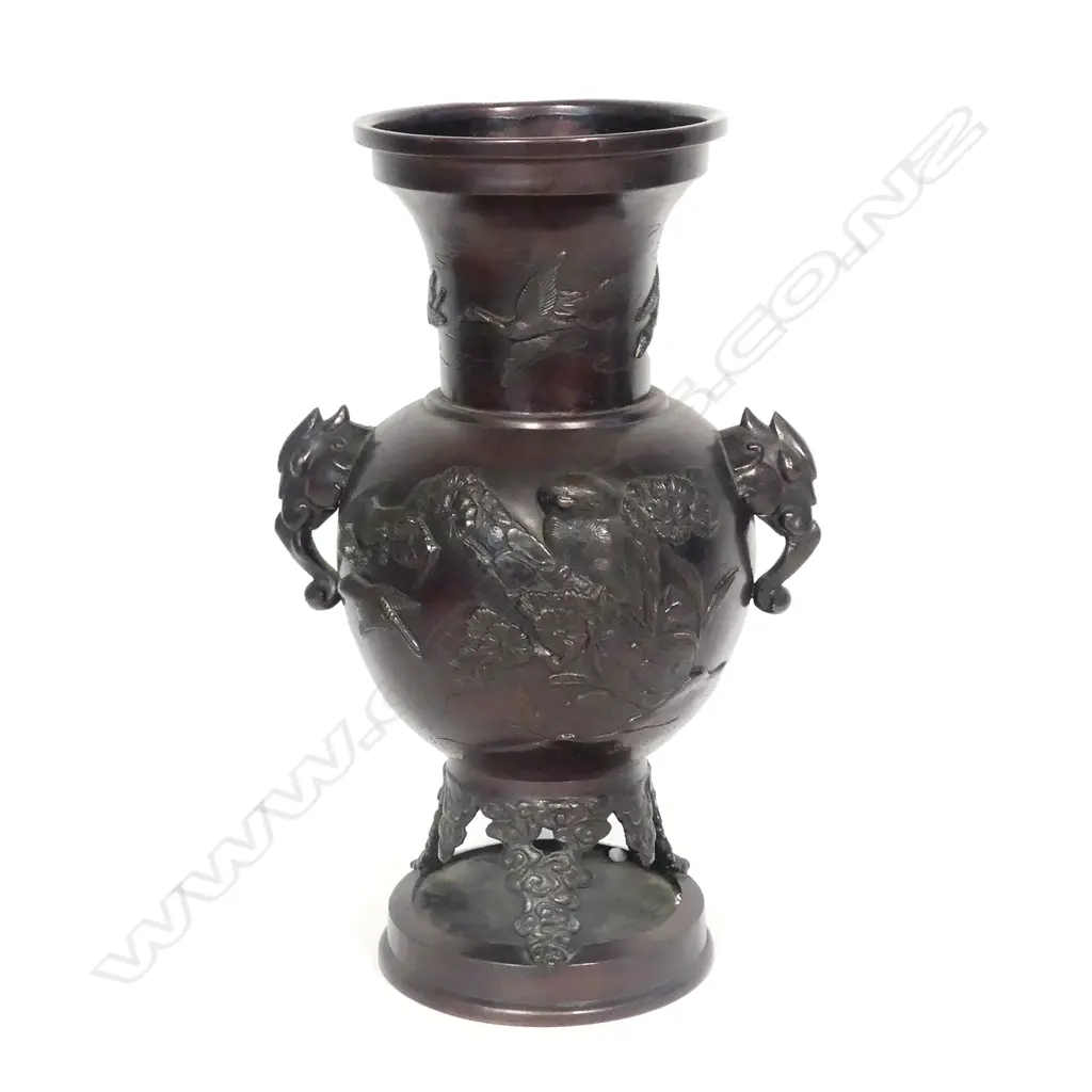 A Japanese Meiji period bronze vase Image 1++