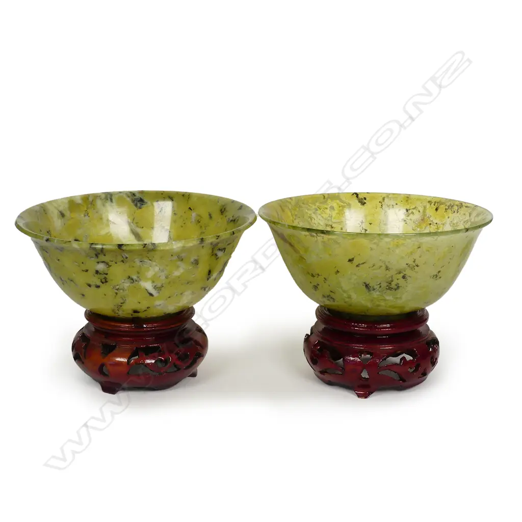 A pair of Chinese spinach jade bowls Image 1++