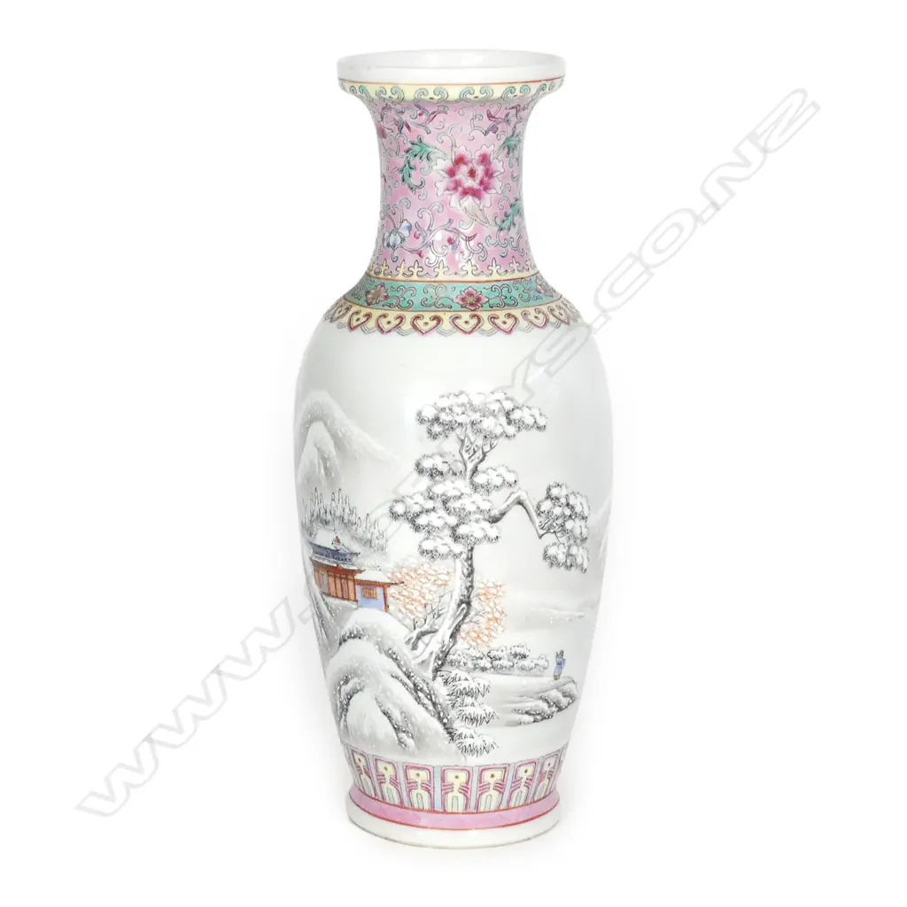 A 20thC Chinese famille rose porcelain shoulder vase Image 1++