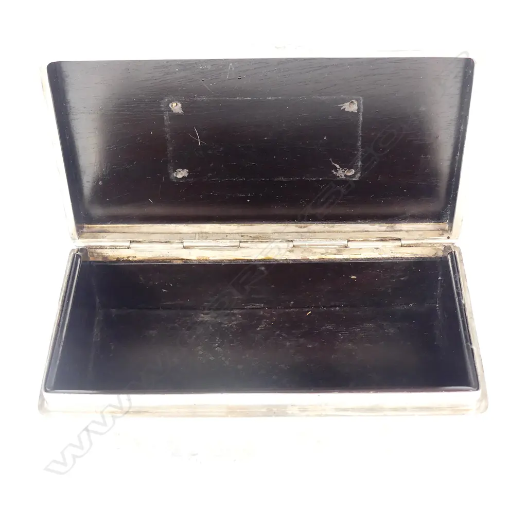 A c.1900 Chinese silver dragon embossed rectangular box Image 1++