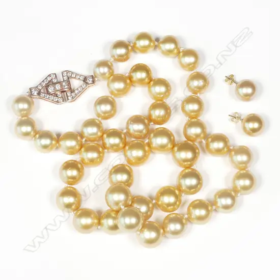 A quality Burmese golden pearl necklace