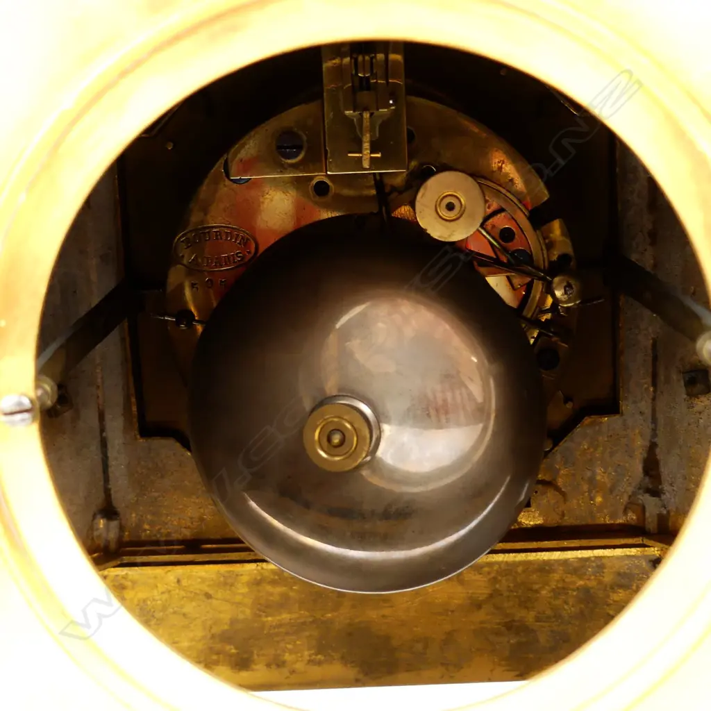 An early 19thC French ormolu mantel clock Image 1++