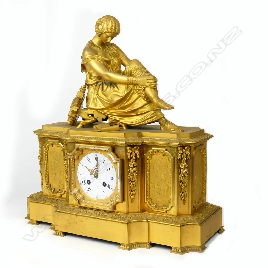 An early 19thC French ormolu mantel clock Image 1++