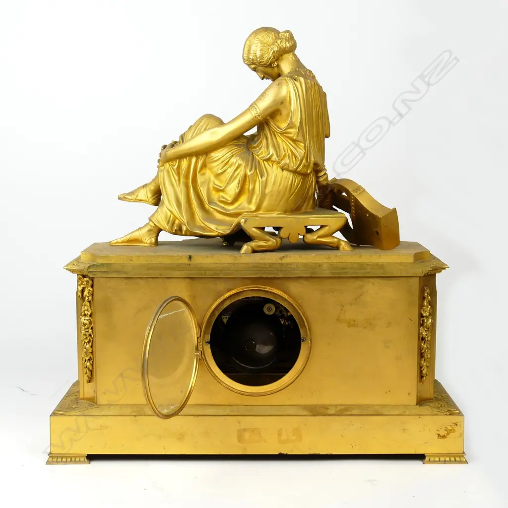 An early 19thC French ormolu mantel clock Image 1++