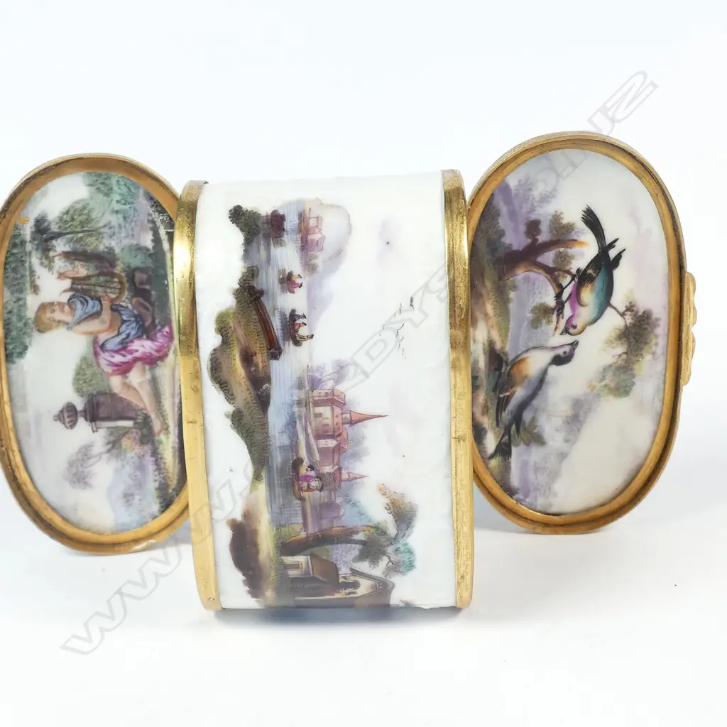 A rare 18thC French porcelain hand painted double ended snuff box Image 1++
