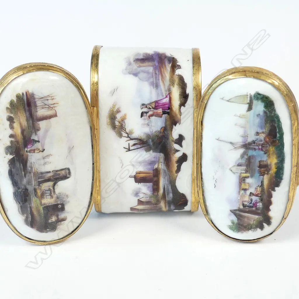 A rare 18thC French porcelain hand painted double ended snuff box Image 1++