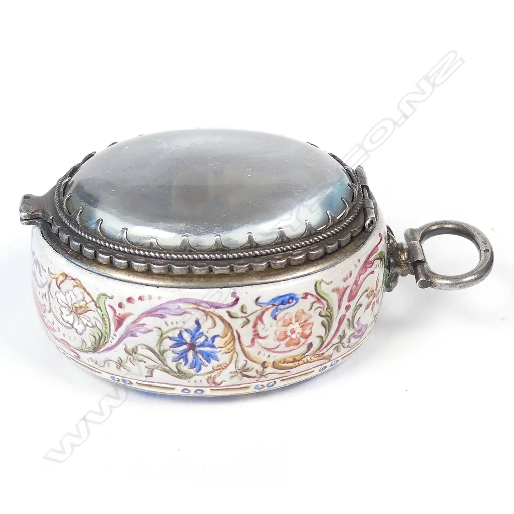 A late 18thC German enamel and rock crystal snuff box Image 1++