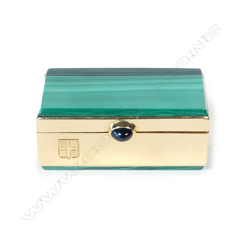 A small 18ct gold and malachite box by Faberge Image 1++