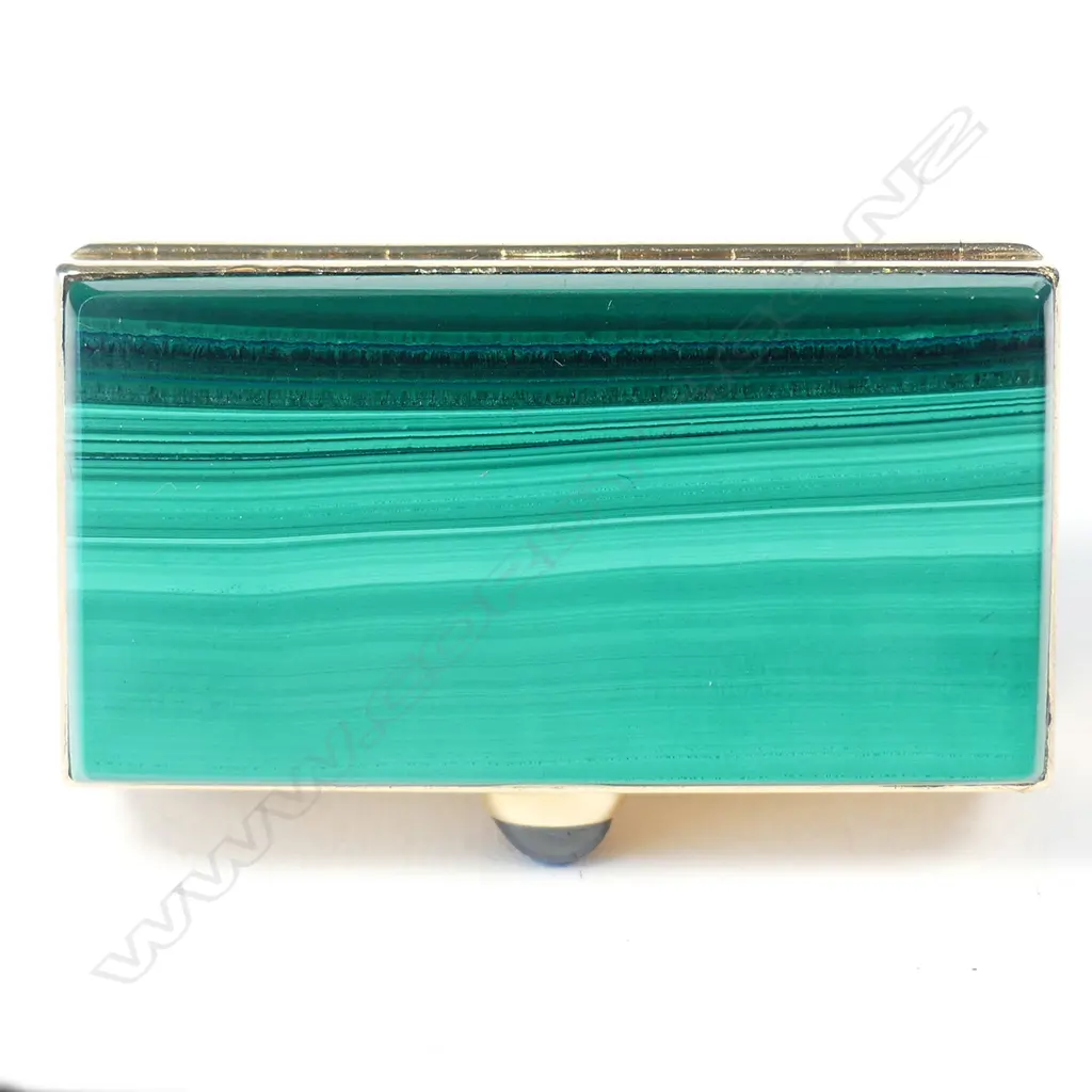 A small 18ct gold and malachite box by Faberge Image 1++