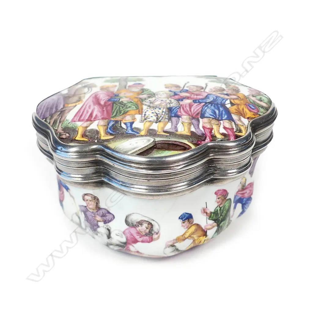 A rare 18thC biblical subject bombe enamel snuff box Image 1++