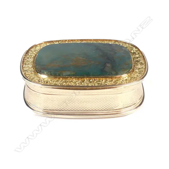 An outstanding 18thC two colour gold and hardstone panelled snuff box