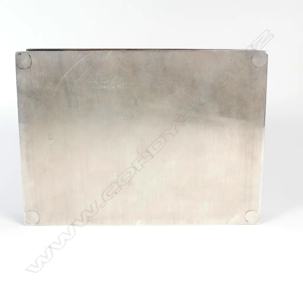 A spectacular 18ct gold and enamel embellished .800 silver box Image 1++