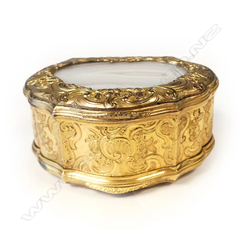 A French gilded rococo double snuff box Image 1++