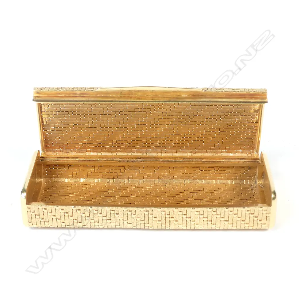 A French 0.750 (18ct) yellow gold box Image 1++