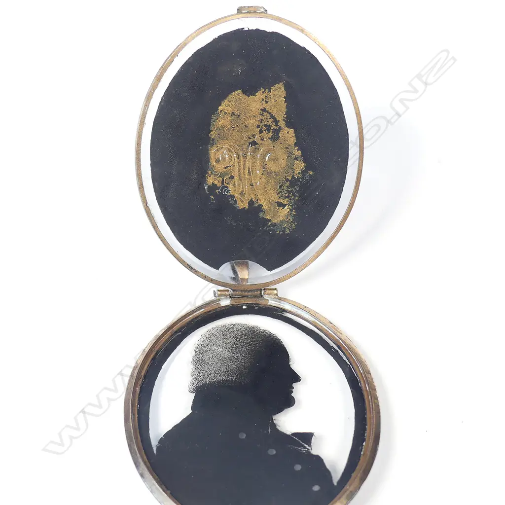 A George III period full length portrait silhouette reverse painted on convex glass Image 1++