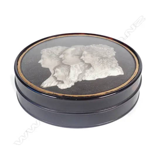 An I8thC tortoiseshell table snuff box with an engraved portrait group of the French Royal family to the top