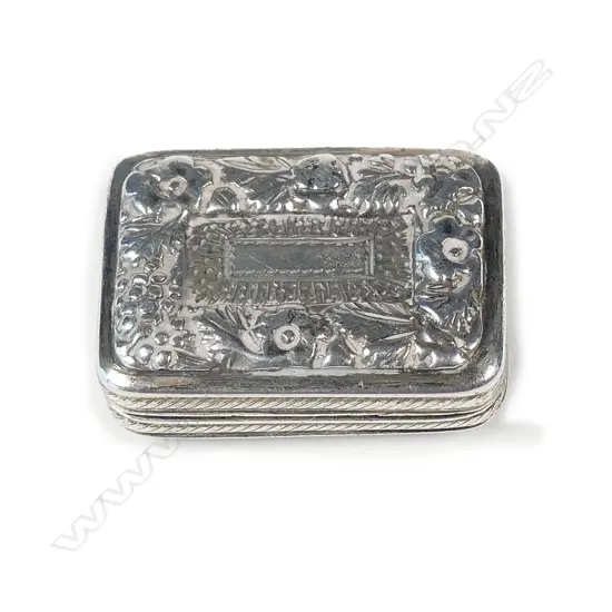A George III silver vinaigrette