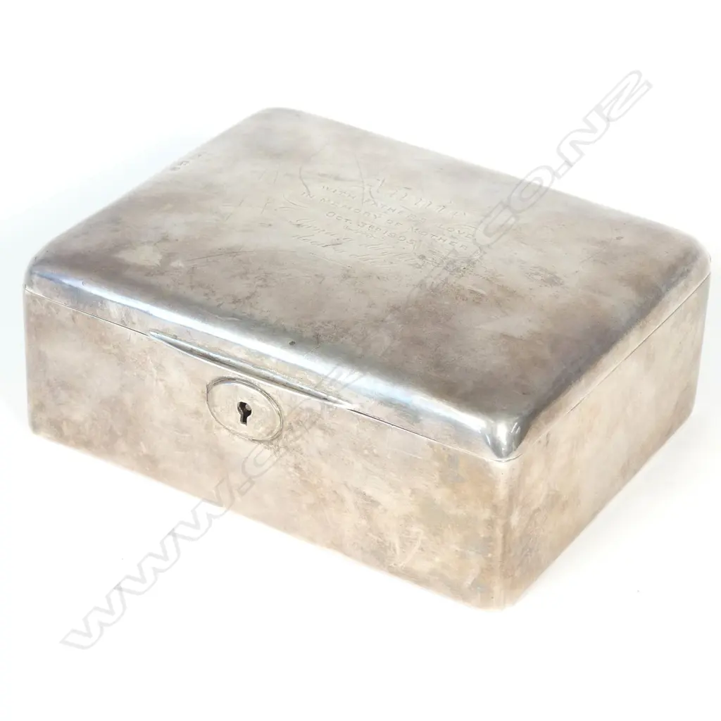An Edwardian silver jewellery box Image 1++