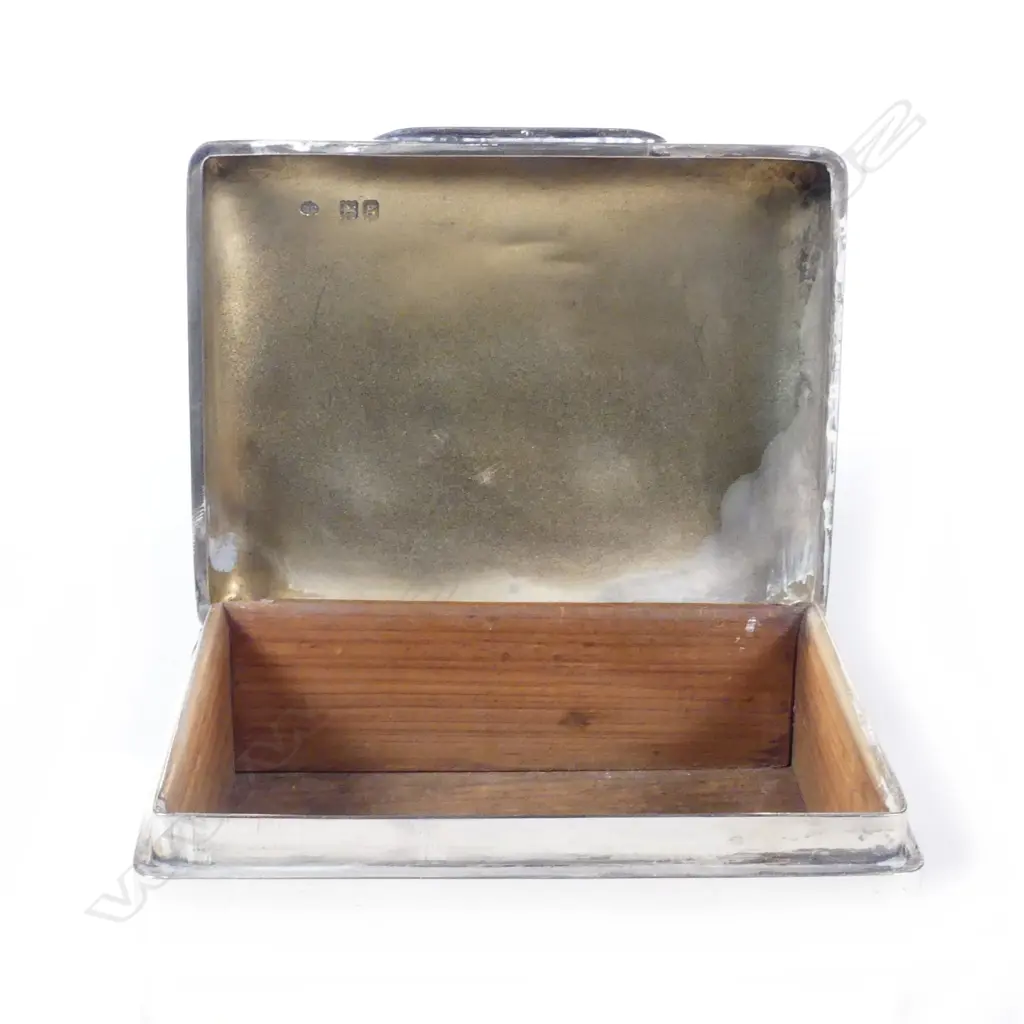 An Edwardian plain silver rectangular box Image 1++