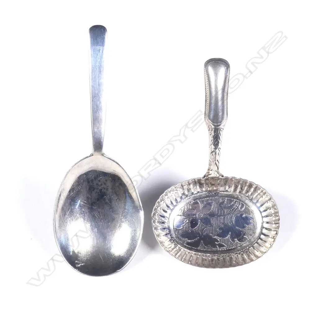 Two silver caddy spoons Image 1++