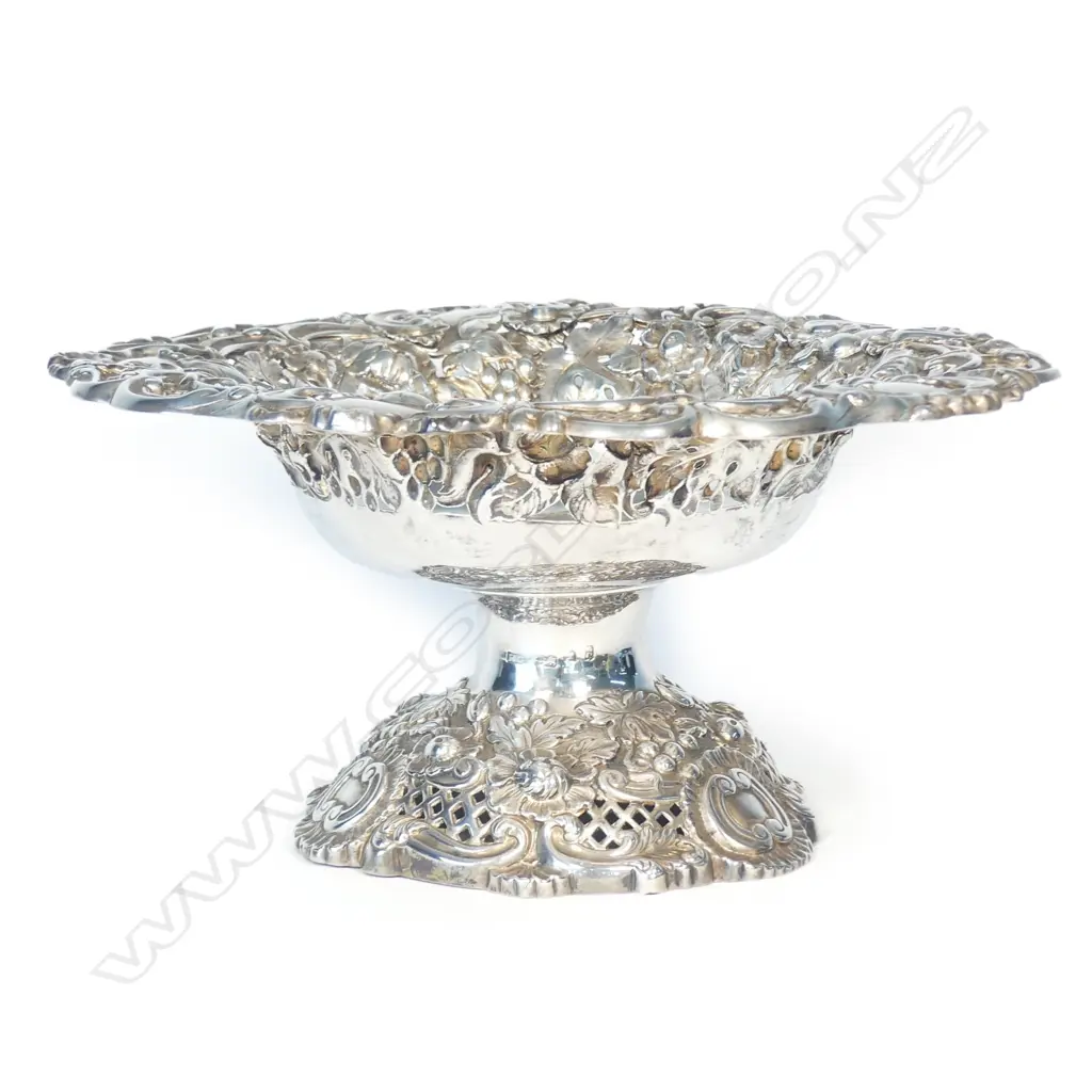 A George IV silver fruit comport Image 1++