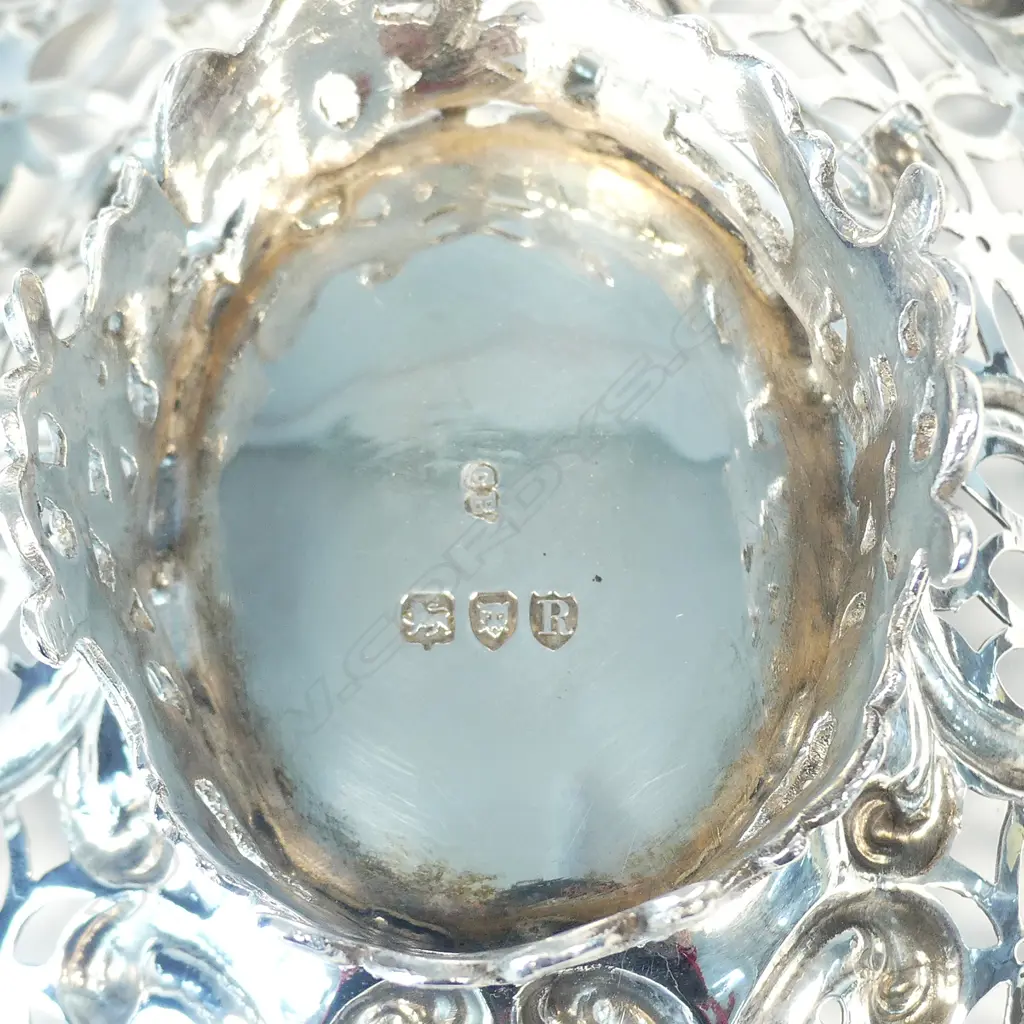 A Victorian silver fancy bonbon dish Image 1++