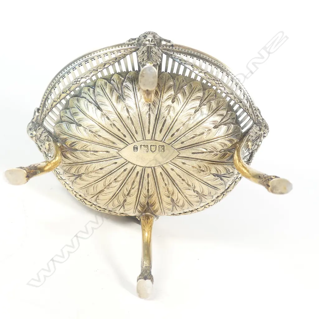 A quality Edwardian silver gilt Adams style bonbonniere raised bowl Image 1++