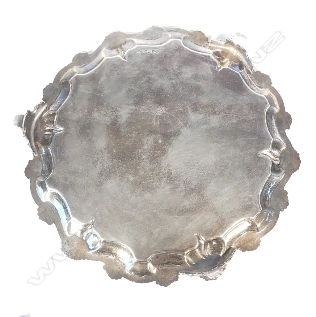 A heavy quality Victorian silver salver Image 1++