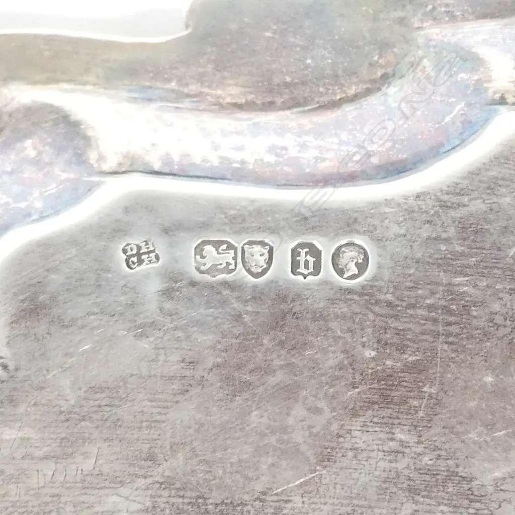 A heavy quality Victorian silver salver Image 1++