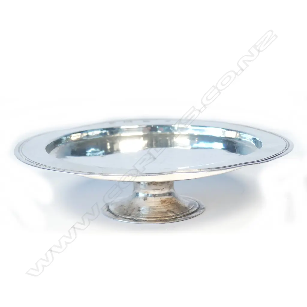 A rare Charles I silver paten Image 1++