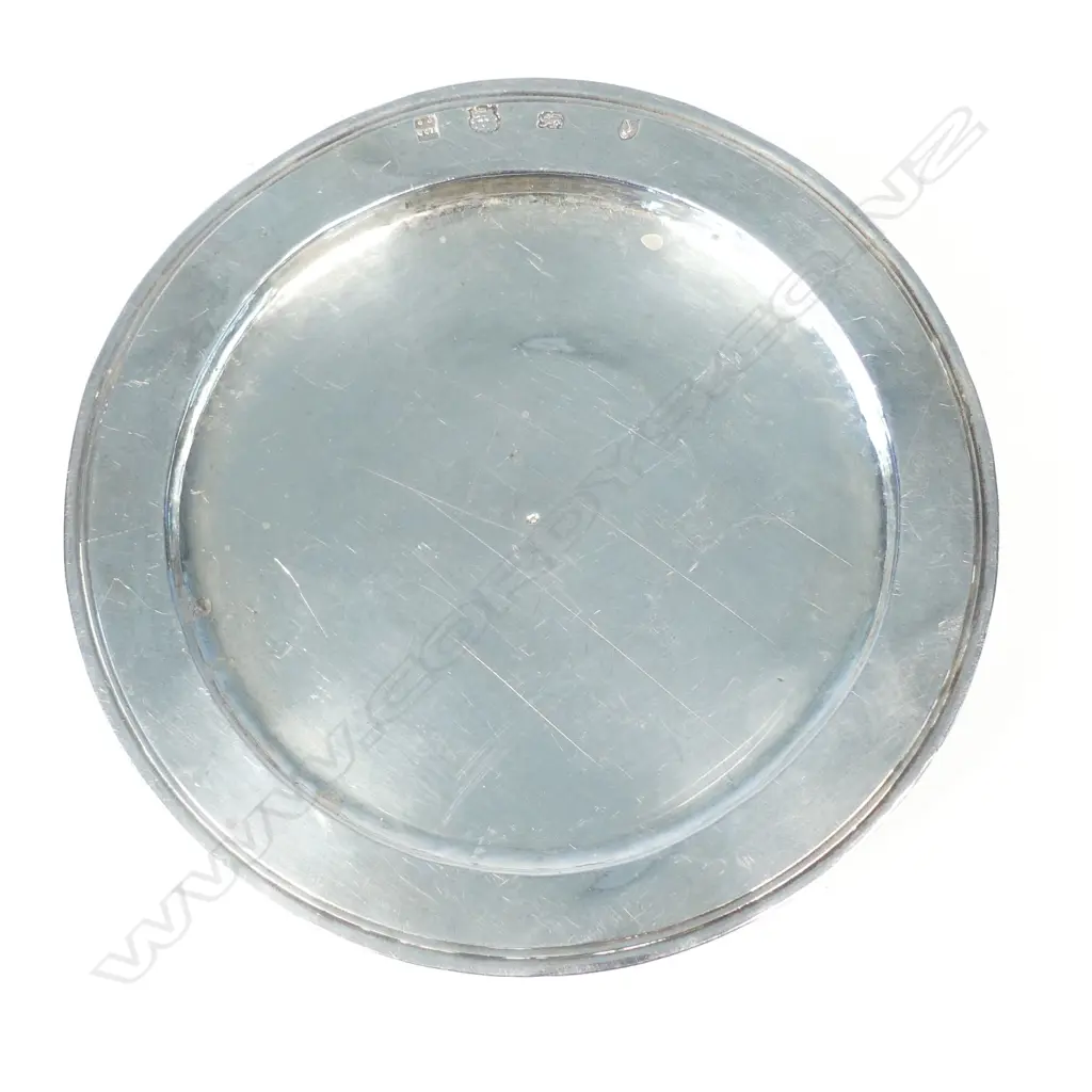 A rare Charles I silver paten Image 1++