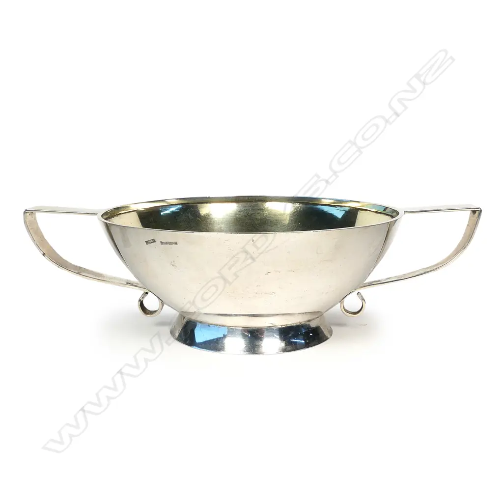 W. (William and/or Walter) Good (Gisborne c.1880 -1900) silver two handled bowl Image 1++