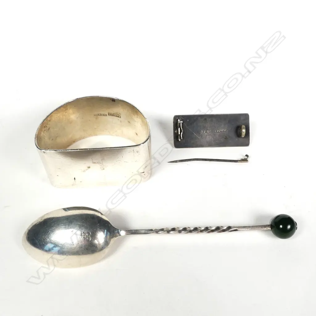 Three NZ silver items Image 1++