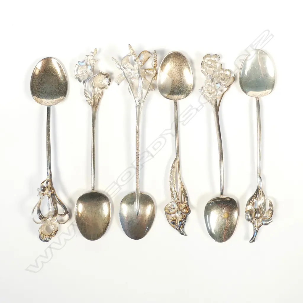 A set of six Australian Arts and Crafts silver coffee spoons by Harris & Son Image 1++