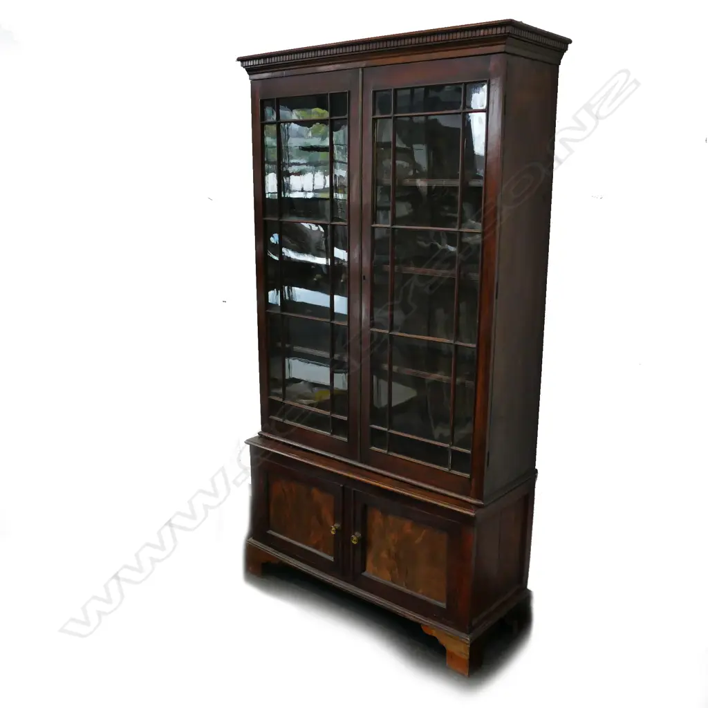 A Georgian mahogany bookcase cabinet Image 1++