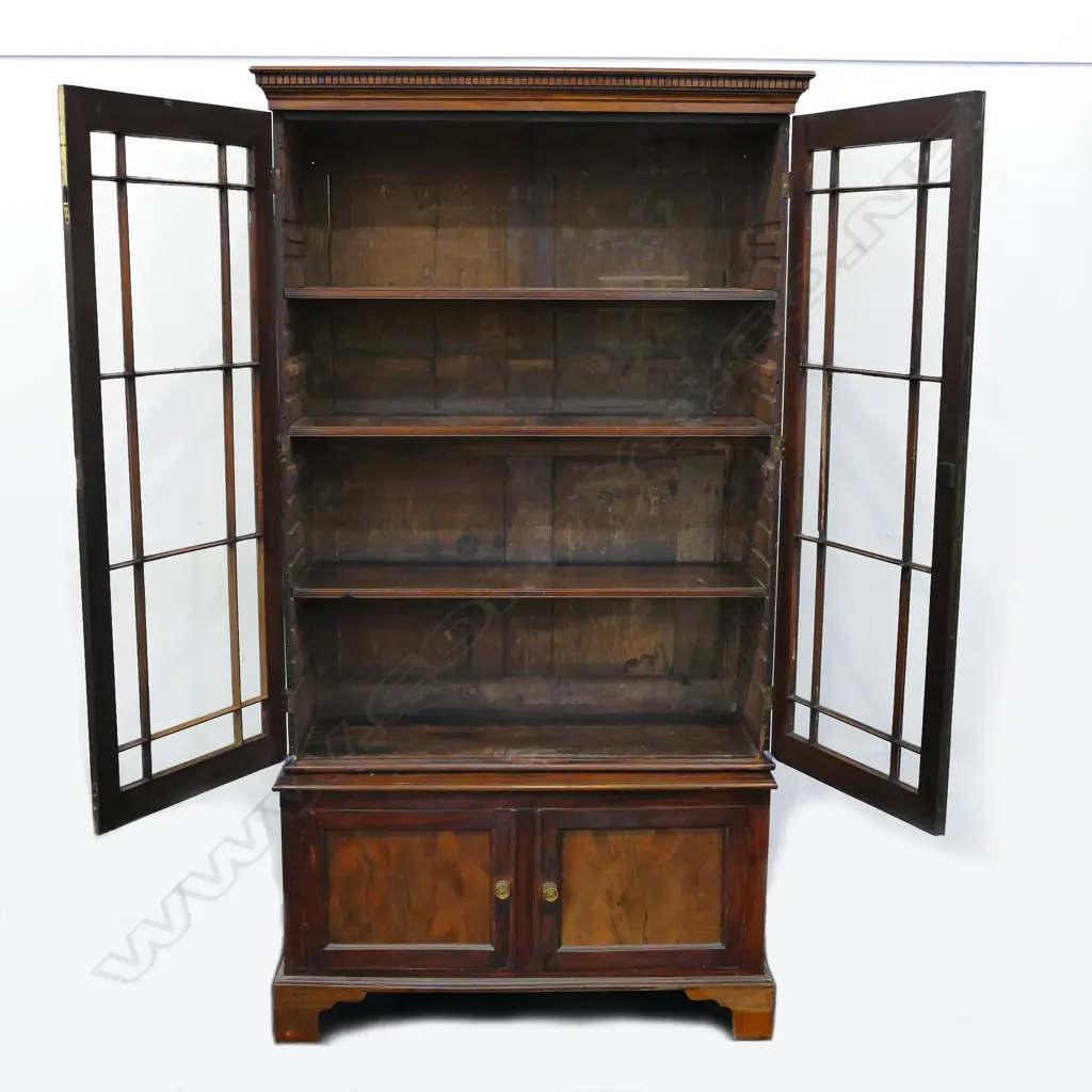 A Georgian mahogany bookcase cabinet Image 1++