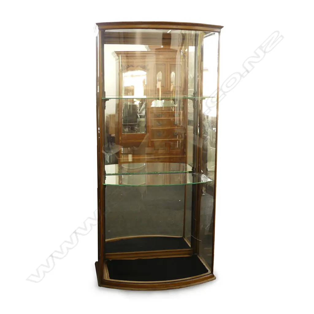 A good vintage display cabinet Image 1++