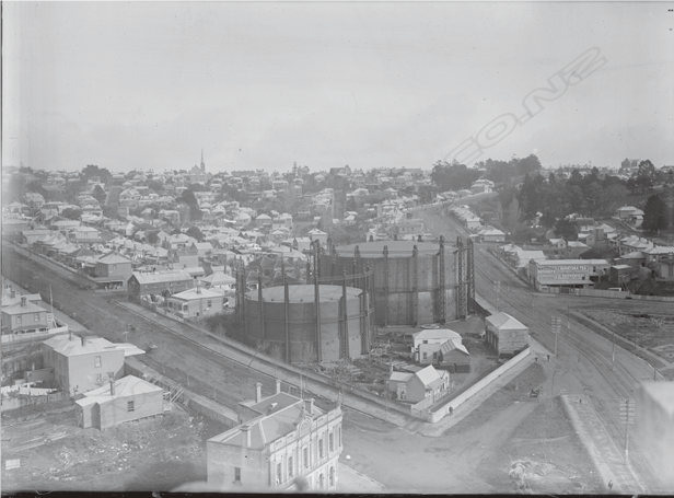 A pair of massive Victorian Italianate cast iron architectural finials Image 1++