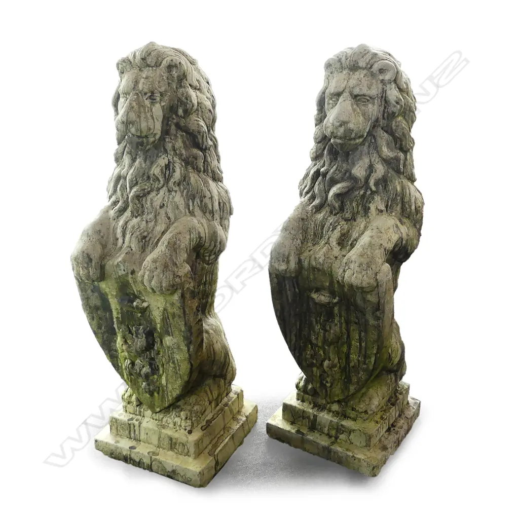 A pair of concrete lions Image 1++