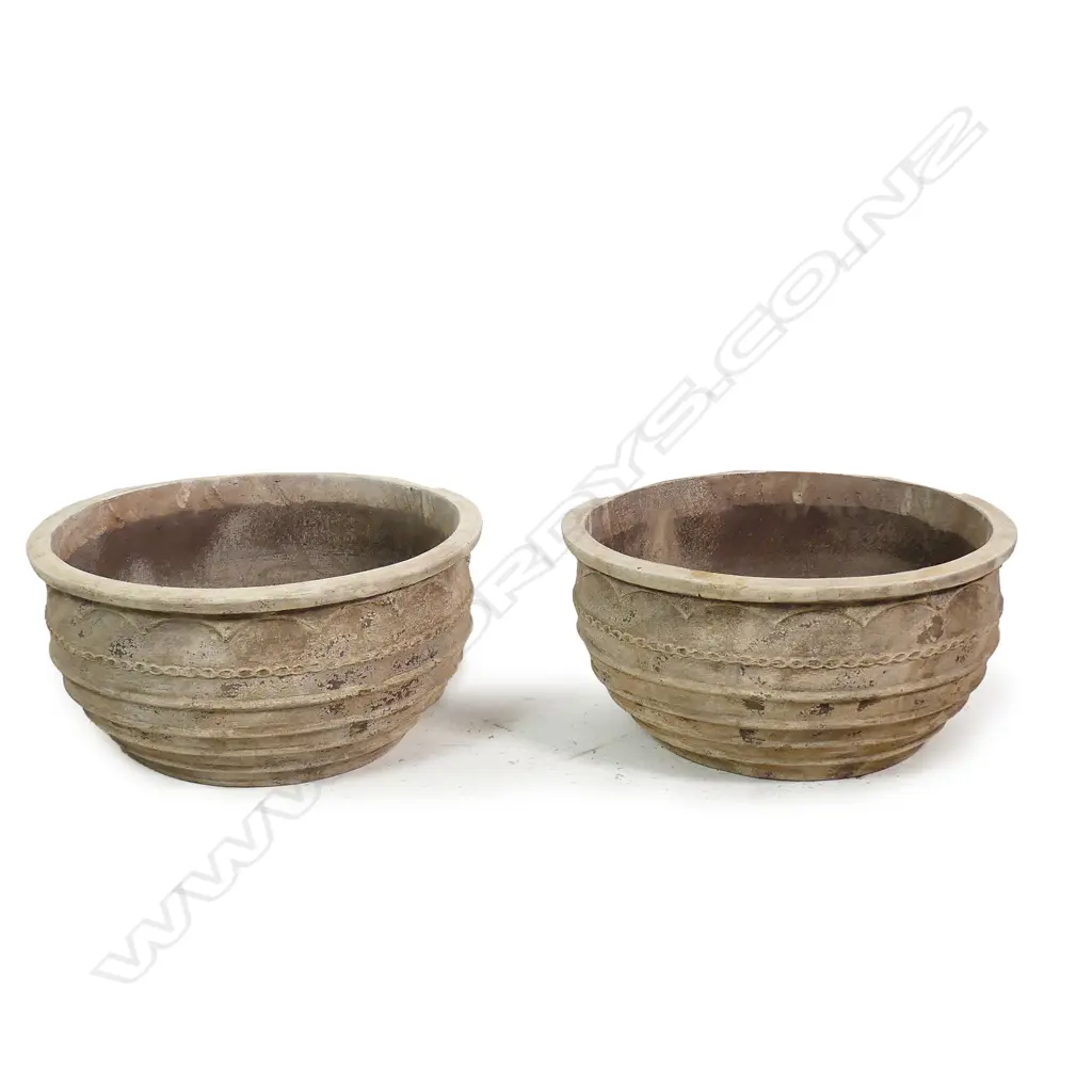 A pair of French style wide terracotta planters Image 1++