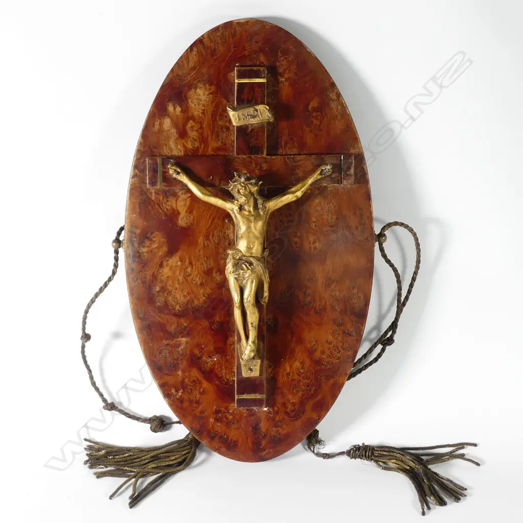 An early 20thC gilded spelter crucifix Image 1++