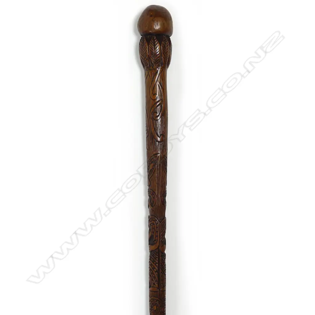 A late 19th/early 20thC Maori carved tokotoko/walking stick Image 1++