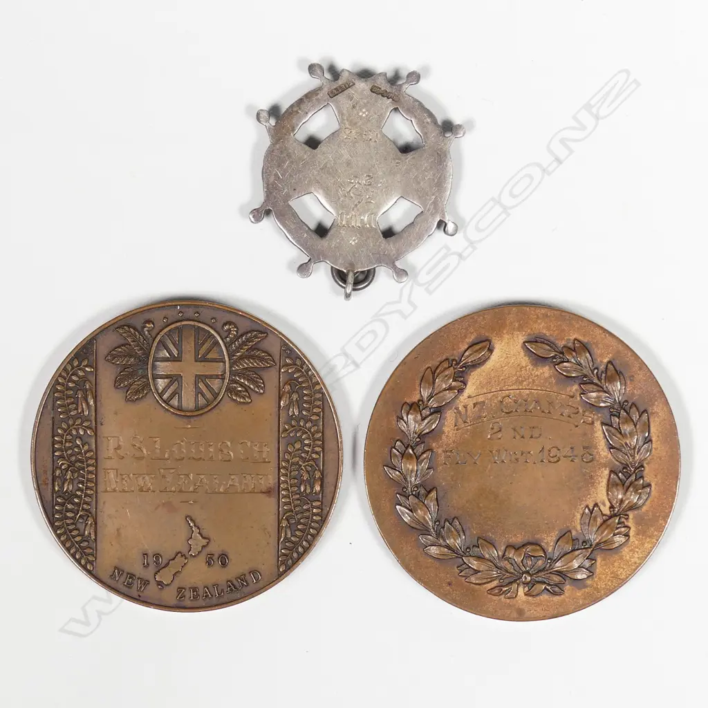 Bronze medallions for the British Empire Games 1950 and Boxing Championships Otago 1948 Image 1++